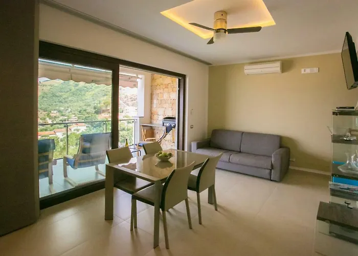 Nyaraló Arca Superior *